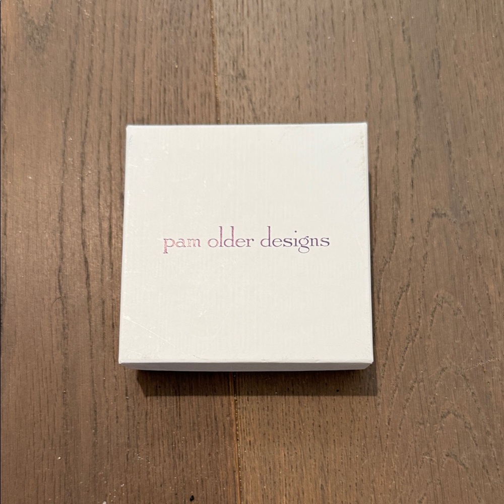 Womens earnings -Brand Pam Older - Picture 2 of 2